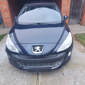 Peugeot 308 2010 karamboliran
