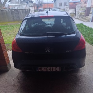 Peugeot 308 2010 karamboliran