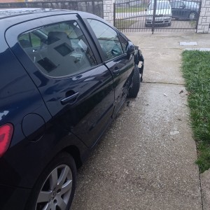 Peugeot 308 2010 karamboliran