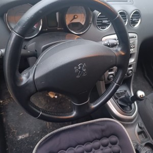 Peugeot 308 2010 karamboliran