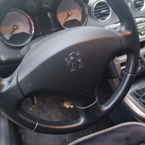 Peugeot 308 2010 karamboliran