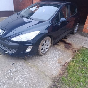 Peugeot 308 2010 karamboliran