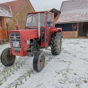 Traktor i priključci