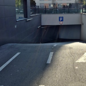 IZNAJMLJUJEM PARKIRNO GARAŽNO MJESTO