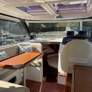 Beneteau Antares 8