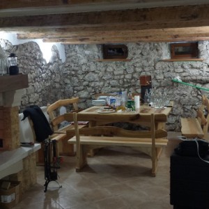 Prodaja kompletno adaptirane kuće u Mrkoplju - pogodna za bavljenje turizmom