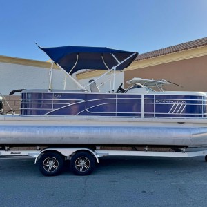 Bennington 22 LSR