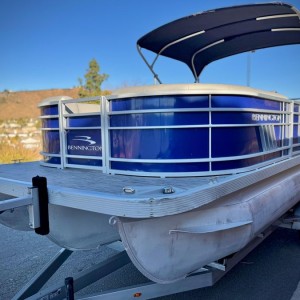 Bennington 22 LSR