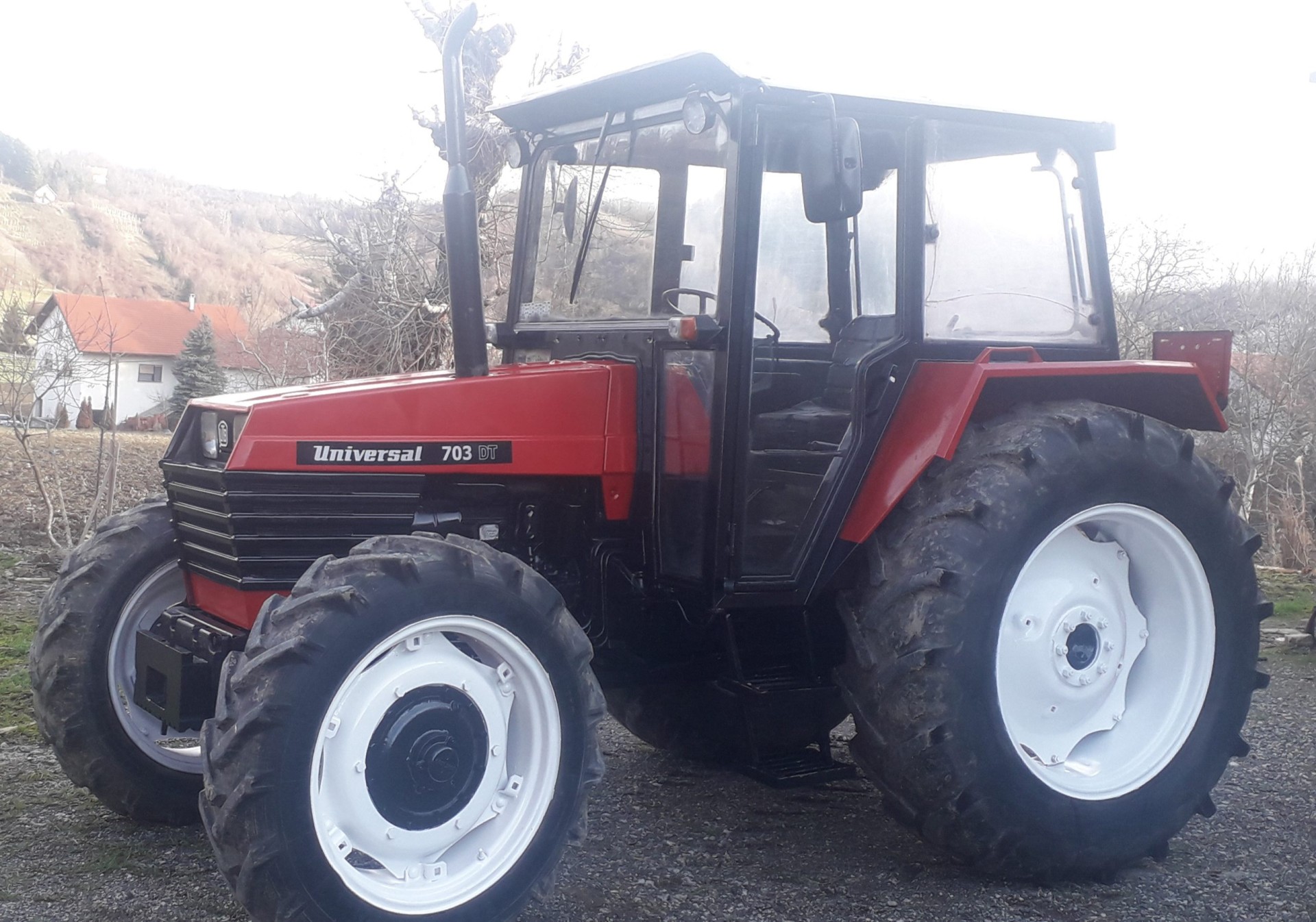 Universal 703