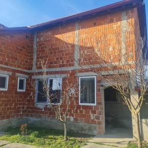 obiteljska kuca u selu Krcenik
