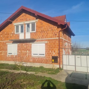 obiteljska kuca u selu Krcenik