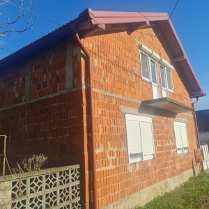 obiteljska kuca u selu Krcenik