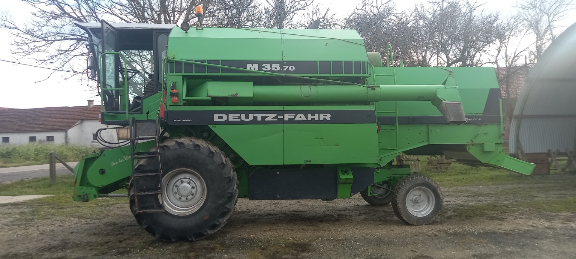 Kombajn Deutz Fahr 3570 sa 3.60 žitnim i 4 reda Oros adapterom