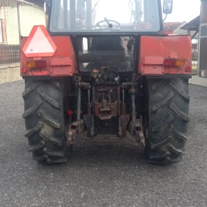 Traktor Zetor 10145 sa prednjim utovarivačem