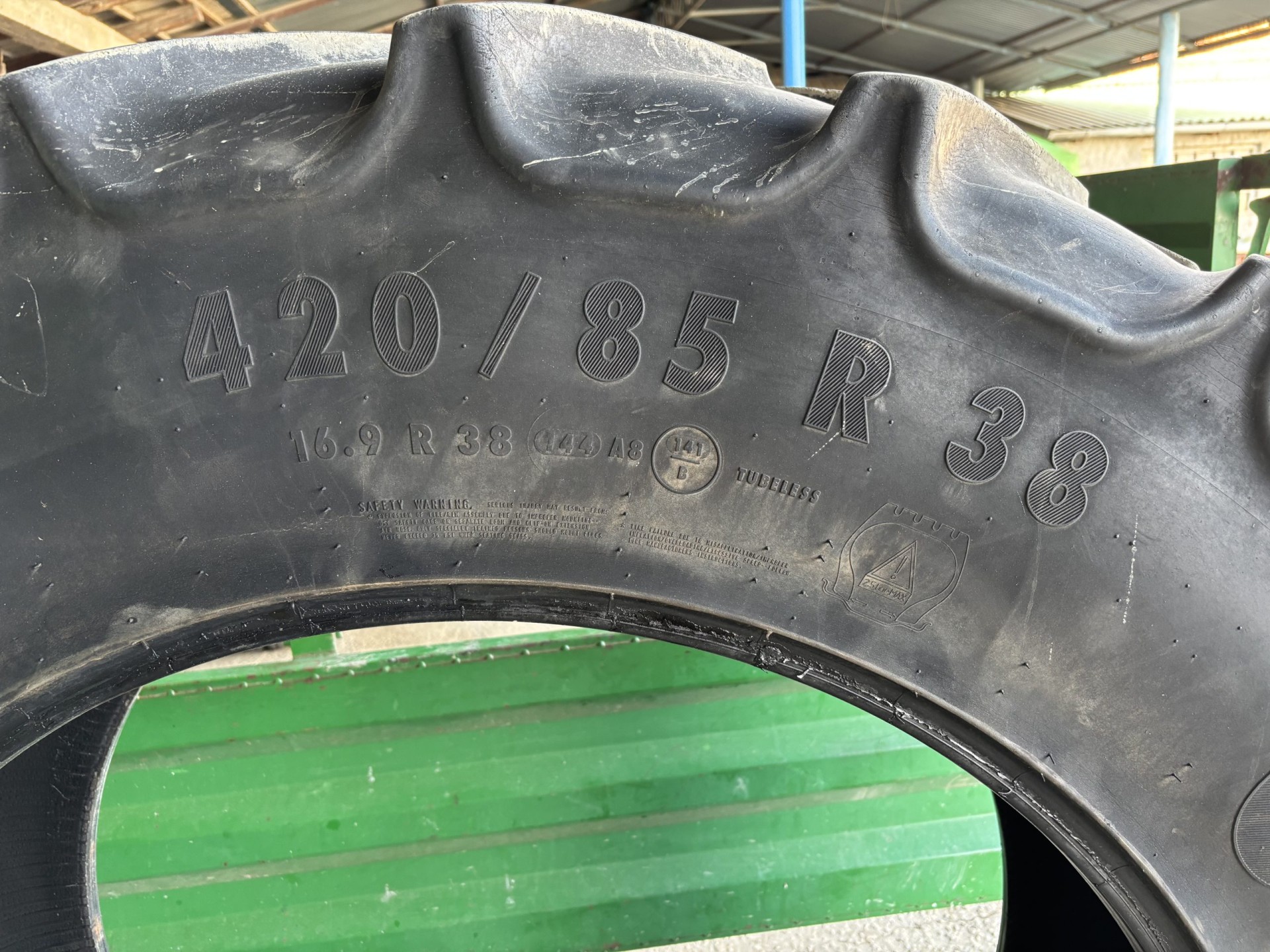 Gume 420/85 R38