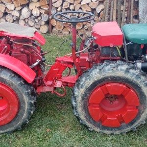 Tomo Vinković 4x4 plus špero 18 konja sa prednjom hidraulikom