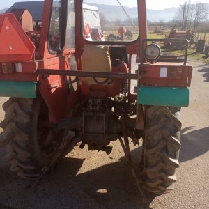 IMT 533 De Luxe 74. g. s kabinom