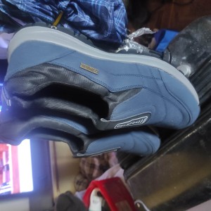 NOVE NIKAD NOŠENE LAGANE OUTDOOR SPORTSKE TENISICE br. 47 prodajem