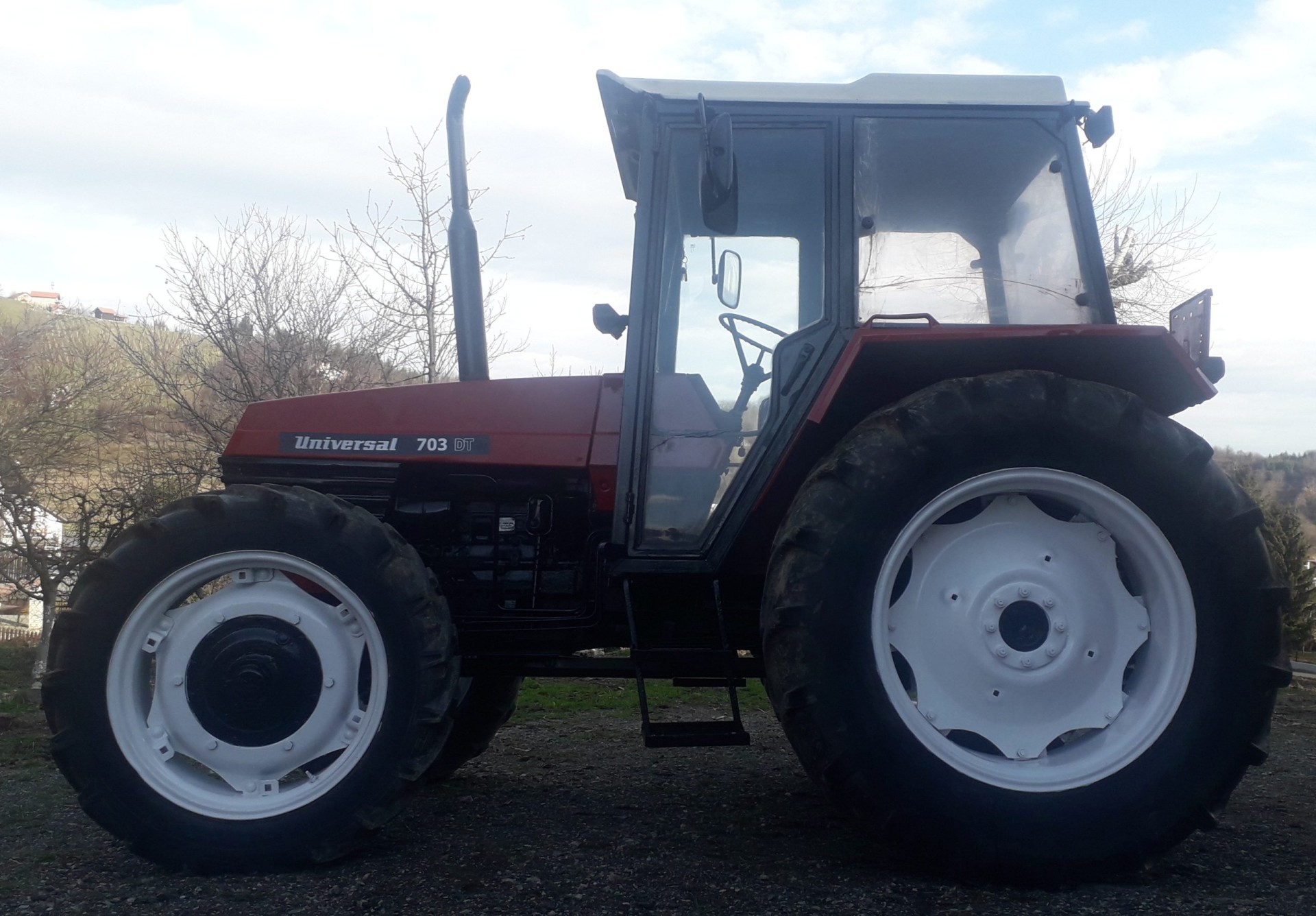 Universal 703