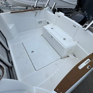 Motorni brod Beneteau Antares
