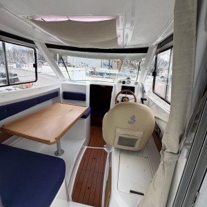 Motorni brod Beneteau Antares