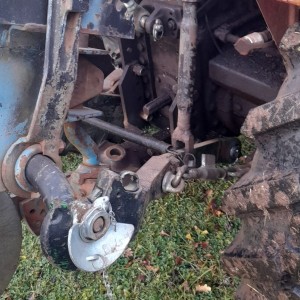 Prodajem traktor Valpadana 7070