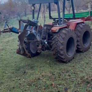 Prodajem traktor Valpadana 7070