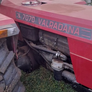 Prodajem traktor Valpadana 7070