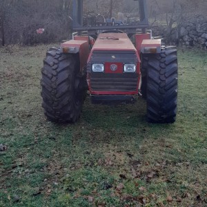 Prodajem traktor Valpadana 7070