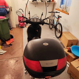 Prodajem Skuter Piaggio Fly 100 1.100 Eura
