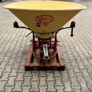 Rasipač Vicon 300 kg