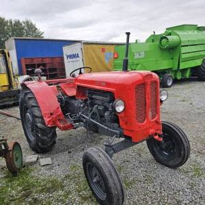 TRAKTOR IMT 555