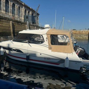 Beneteau Antares 8