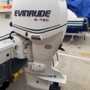 Vanbrodski motor Evinrude 90 Etec.