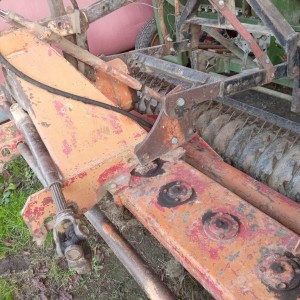 Prodajem Rotodrljacu i Amazone sijacicu 3m