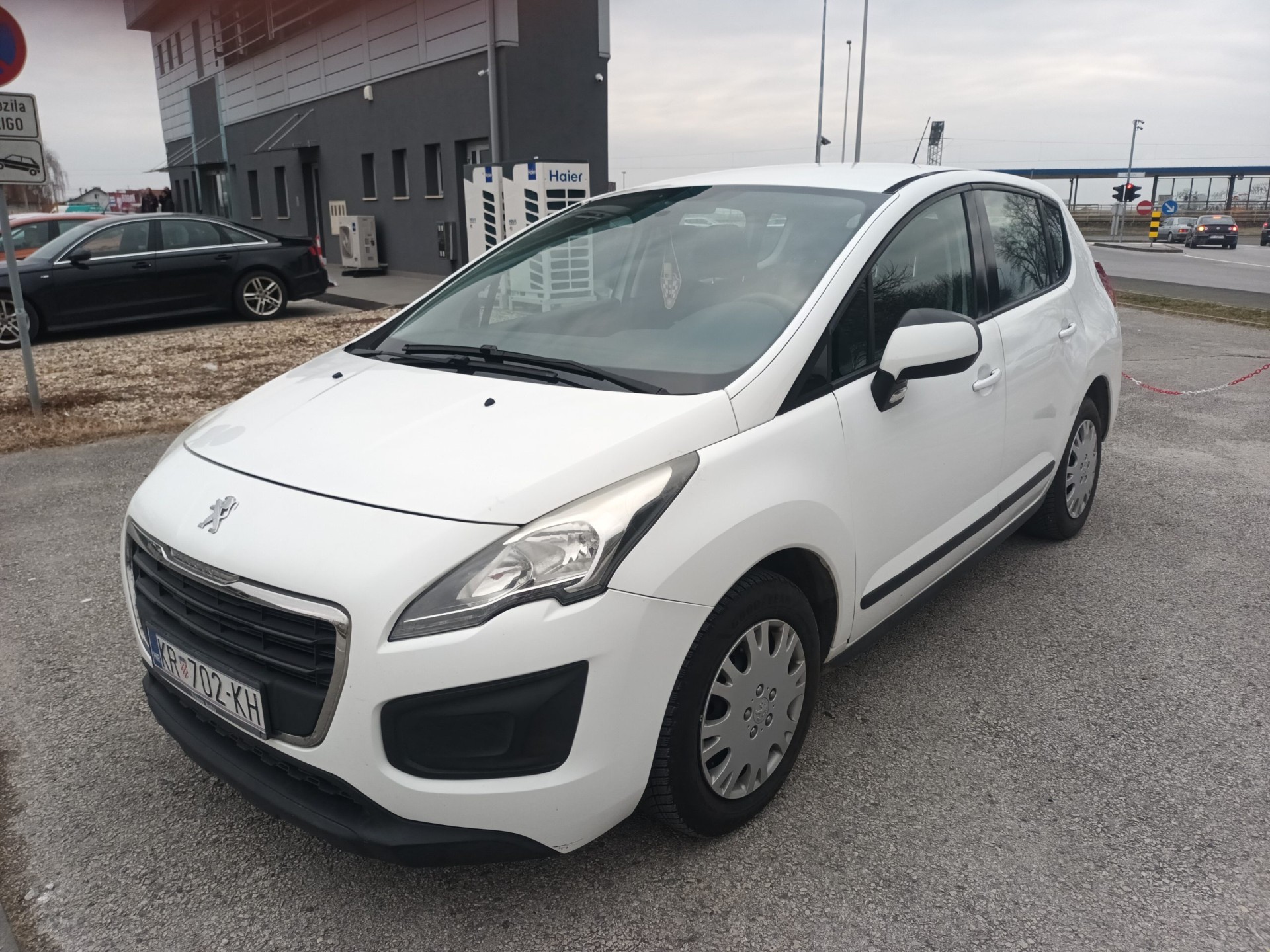 Peugeot 3008, dizel 1.6 e-HDI, godište 2014, reg. 02.2026.