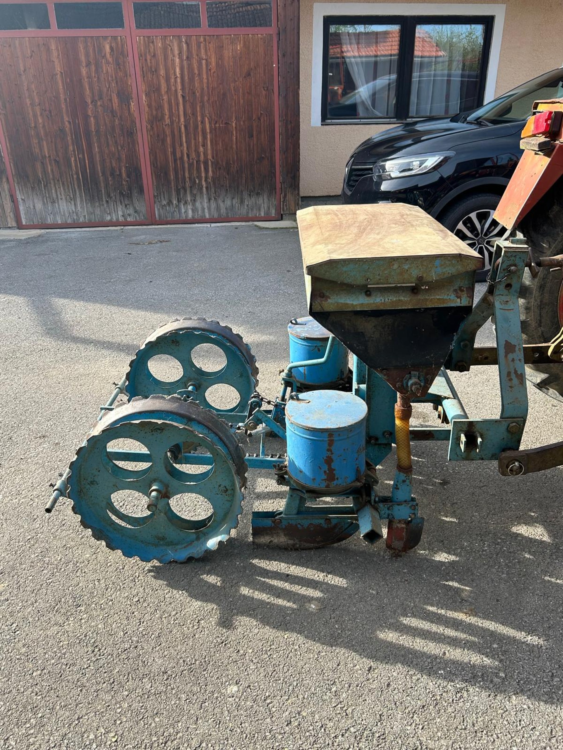 Dvoredna sijačica OLT