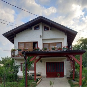 OBITELJSKA kuća nadomak grada Zagreba