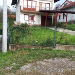 OBITELJSKA kuća nadomak grada Zagreba