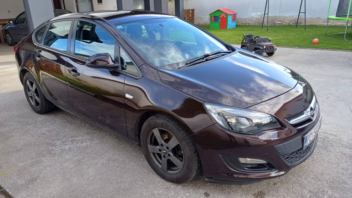 Opel astra sedan
