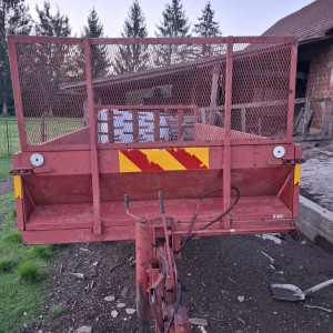 Prikolica za gnoj - đubar