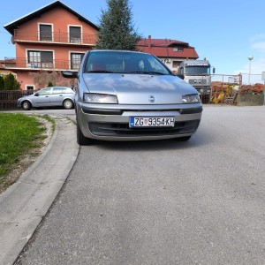 ••PRODAJEM FIAT PUNTO••