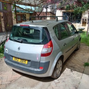 Prodajem Renault Scenic 1,4 (za dijelove)