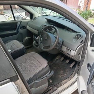 Prodajem Renault Scenic 1,4 (za dijelove)