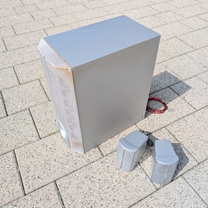 Subwoofer Kenwood KSW-7000 i dva zvučnika