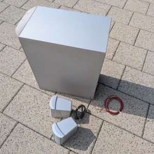 Subwoofer Kenwood KSW-7000 i dva zvučnika