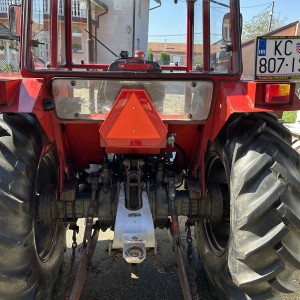 Traktor IMT 560