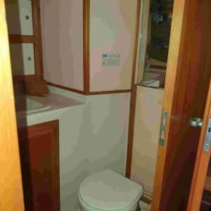 Motorni jedrenjak FERRETTI Altura 33