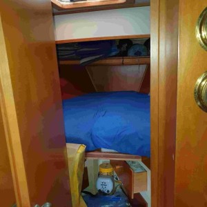 Motorni jedrenjak FERRETTI Altura 33