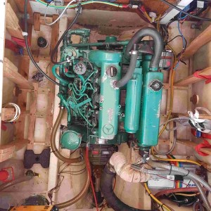 Motorni jedrenjak FERRETTI Altura 33
